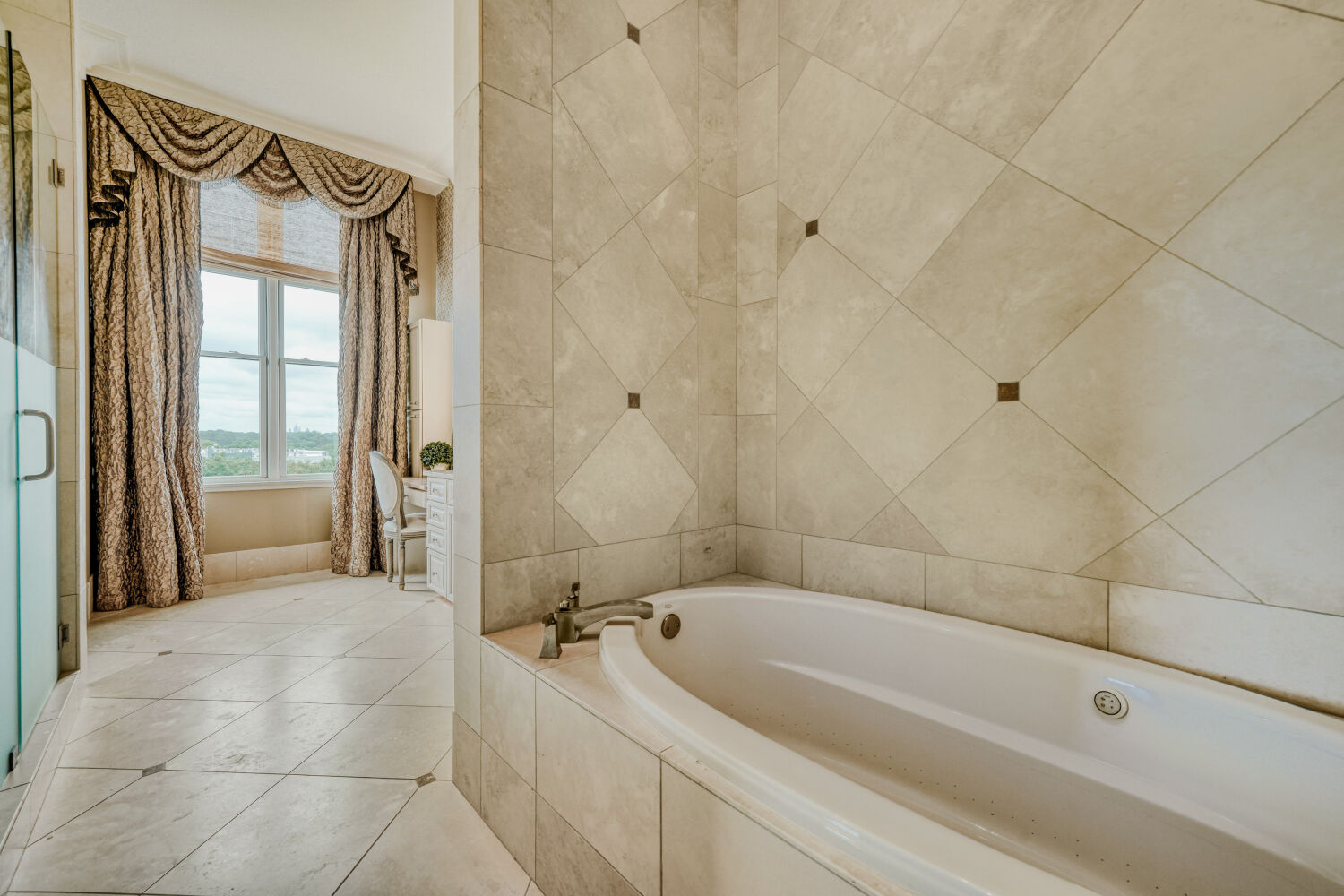 Glass shower